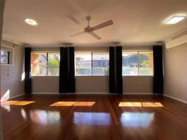 Cozy 5 Cresthaven Drive, Mansfield, QLD 4122