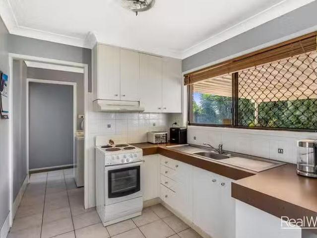 Deal! 5 Hinkler Crescent, Wilsonton, QLD 4350