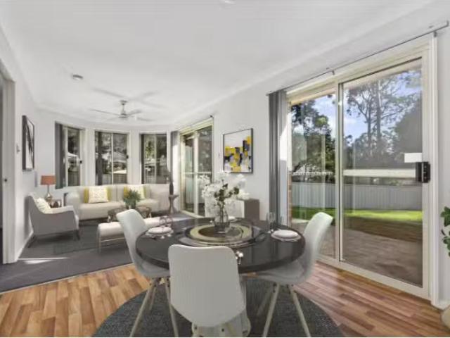 Just in! 5 Luzon St, Ashtonfield House for rent Listed by Cha.
