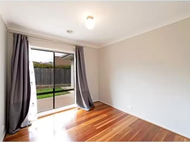 For Rent! 5 Marcus Street, FORDE House for rent Listed by Jes.