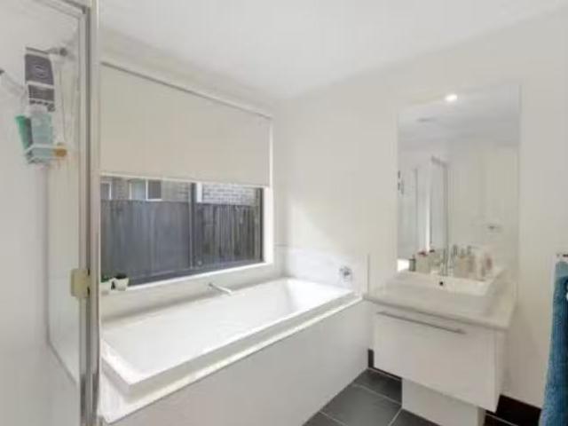 Just in! 5 Olivia Close, Coomera, QLD 4209