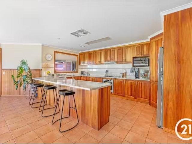 New 5 Stirling Court, Moama House for rent Listed by Tara App.