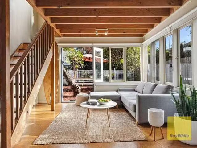 Just in! 5A Passmore Avenue, North Fremantle, WA 6159