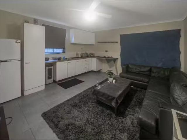 Deal! 5B Leatham Avenue, Nowra House for rent Listed by Chris.