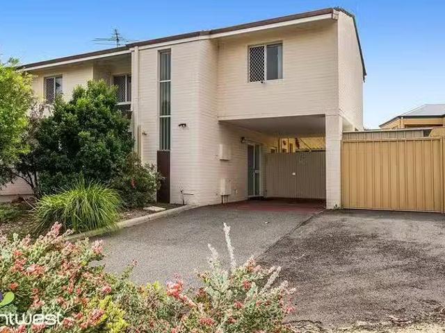 Deal! 5F Brecknock Way, Girrawheen, WA 6064