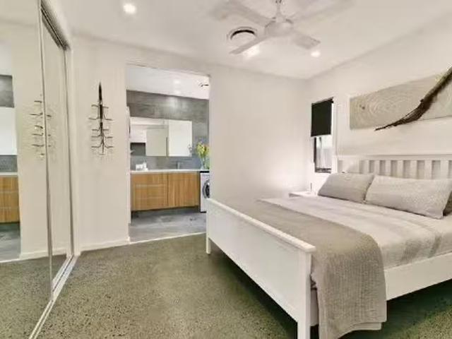 Cozy 60 Channel Street, Cleveland, QLD 4163