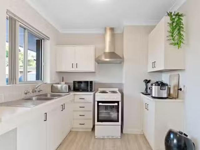 Nice 60 Westfield Road, Kelmscott, WA 6111