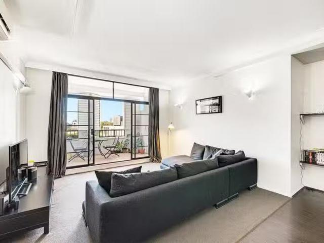 Charming 615/82 Cooper Street, Surry Hills, NSW 2010