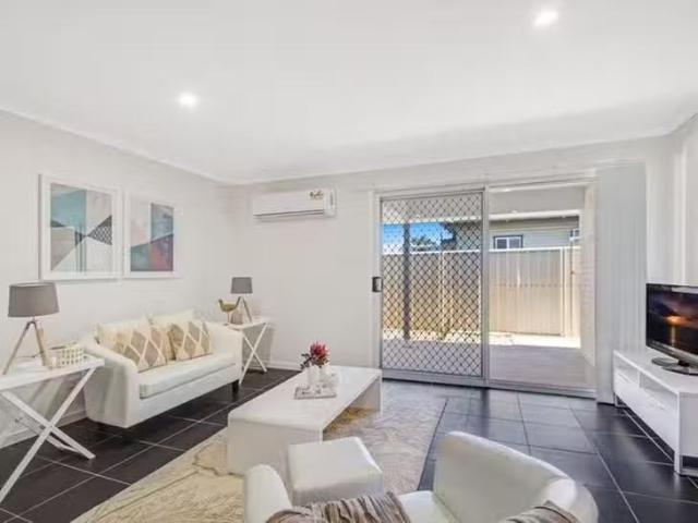 Unique 6/10 Glenvale Road, Harristown, QLD 4350