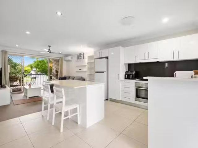 Unique 6/24 Kitson Street, Morningside, QLD 4170