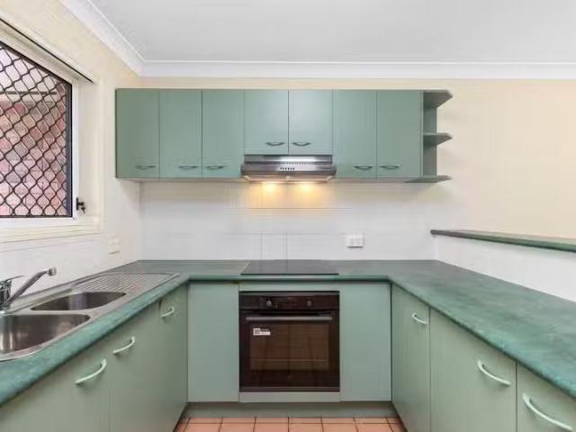 Cozy 6/25 Cardross Street, YEERONGPILLY, QLD 4105 Apartment.