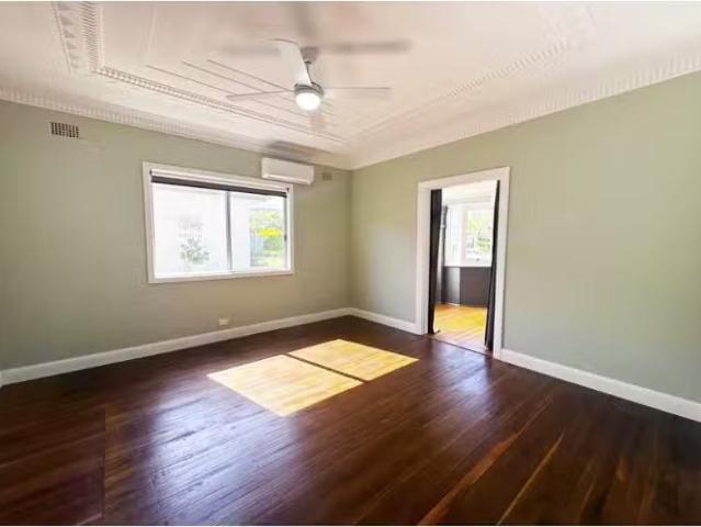 Cozy 62 Victoria St, New Lambton House for rent Listed by Bri.