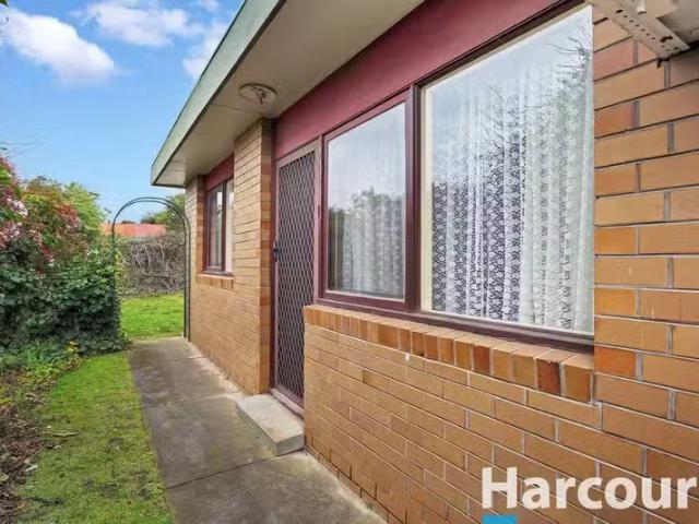 Just in! 6/3 Linton Avenue, MOE, VIC 3825 House for Rent