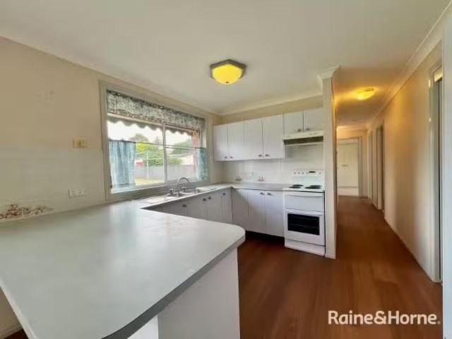 Just in! 65 Locke Street, RAGLAN House for rent Listed by Ren.