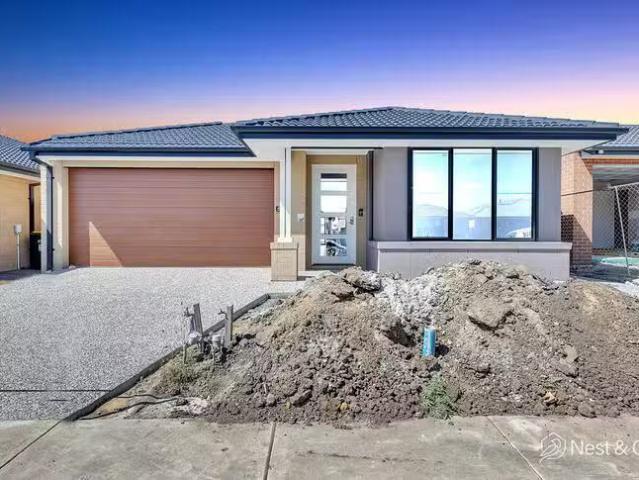 Deal! 66 Eastside Boulevard, Donnybrook, VIC 3064