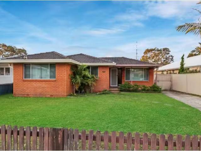 Cheap 66 Thompson Street, LONG JETTY House for rent Listed by.