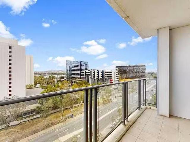 Just in! 67/3 London Circuit, City, ACT 2601