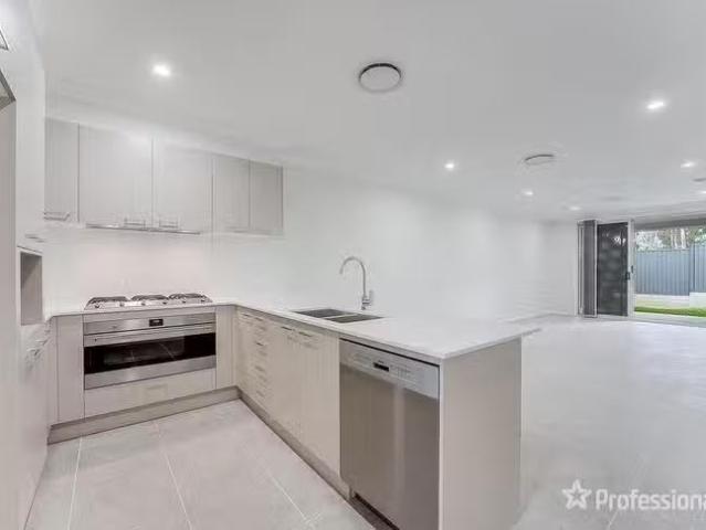 Charming 69 Burton Drive, Tahmoor, NSW 2573