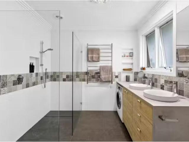 Deal! 6 Wellington Street, Narrabeen Townhouse for rent Liste.