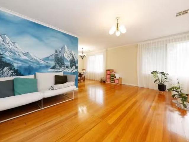 Cozy 6 Andelana Avenue, Wheelers Hill, VIC 3150 House for Rent