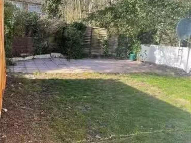 Unique 6 bedroom terraced house for rent in Grafton Close, Car.