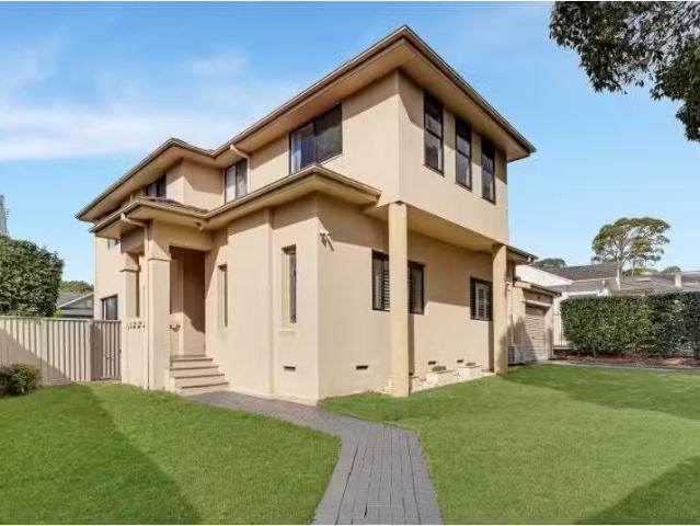 Nice 6 BR 15 Gardenia Avenue, Lane Cove House for rent Listed.