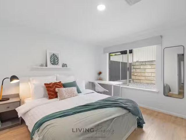 Unique 6 BR ROOM 3 Shiraz Boulevard, Pearsall, WA 6065