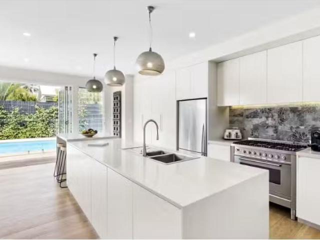 Cozy 6 Dalwood Avenue, Seaforth House for rent Listed by Anth.