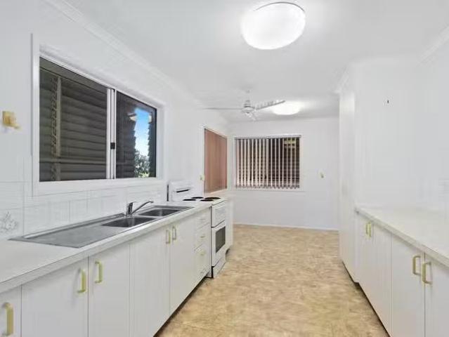 Charming 6 Garden Street, West Gladstone, QLD 4680