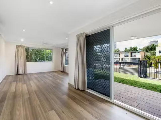 Unique 6 Havana Key, Broadbeach Waters, QLD 4218