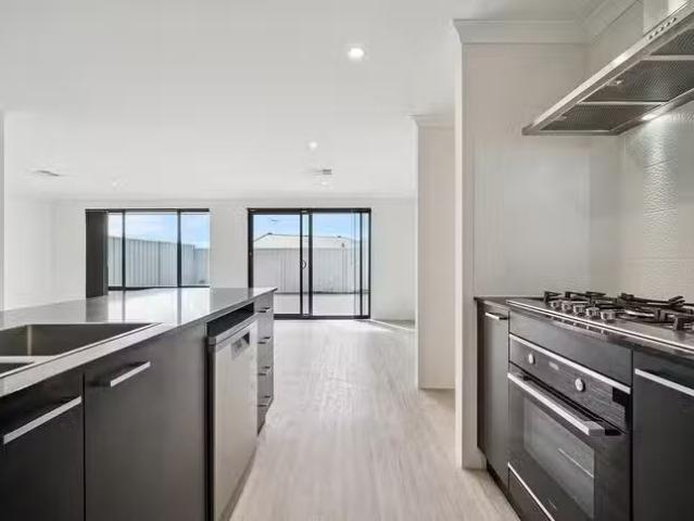 Cheap 6 Honeymyrtle Avenue, Beeliar, WA 6164