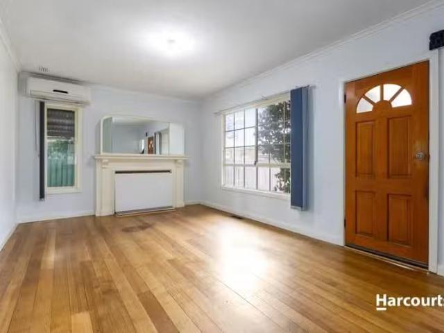 Charming 6 Nowra Court, Norlane, VIC 3214 House for Rent