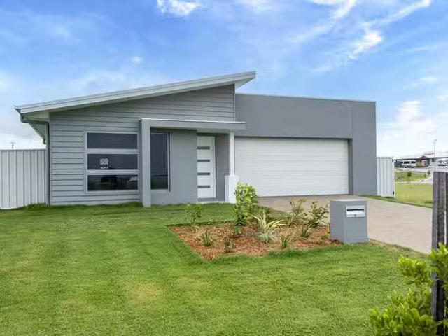 Nice 6 Oyster Place, Elliott Heads, QLD 4670