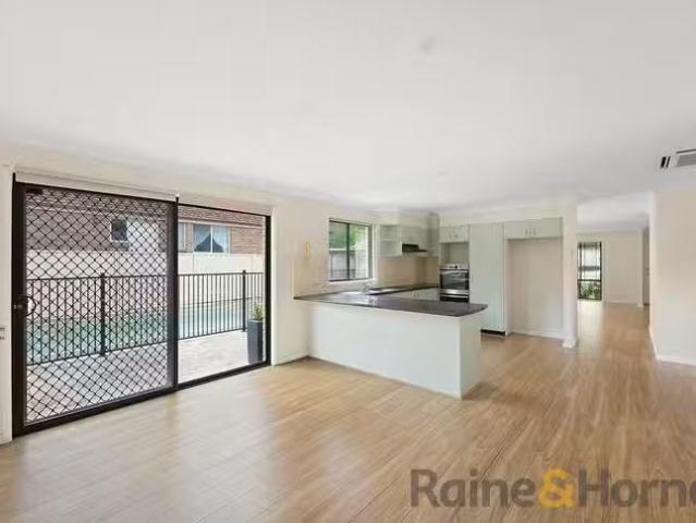 Deal! 6 Patrick Place, Currans Hill, NSW 2567