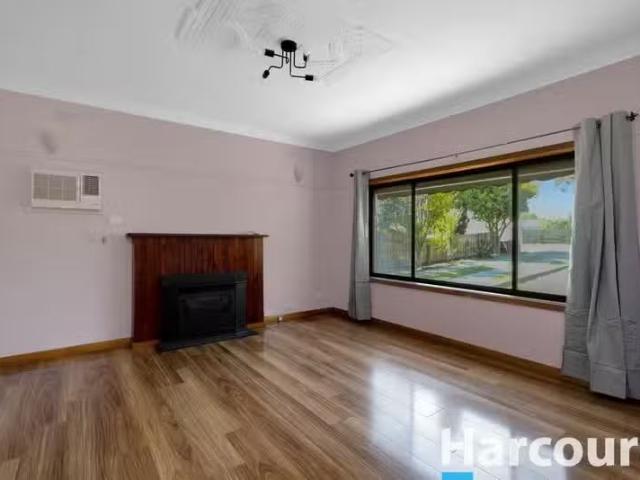 Charming 6 Reservoir Road, MOE, VIC 3825 House for Rent