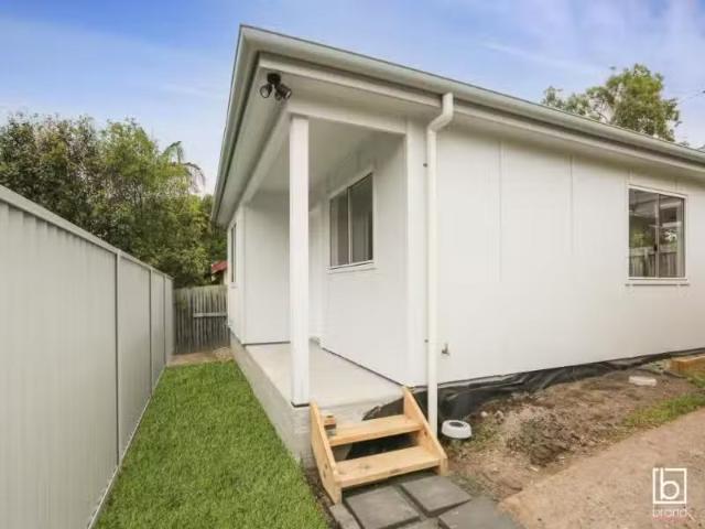 Rental! 6a Woolana Avenue, BUDGEWOI House for rent Listed by.