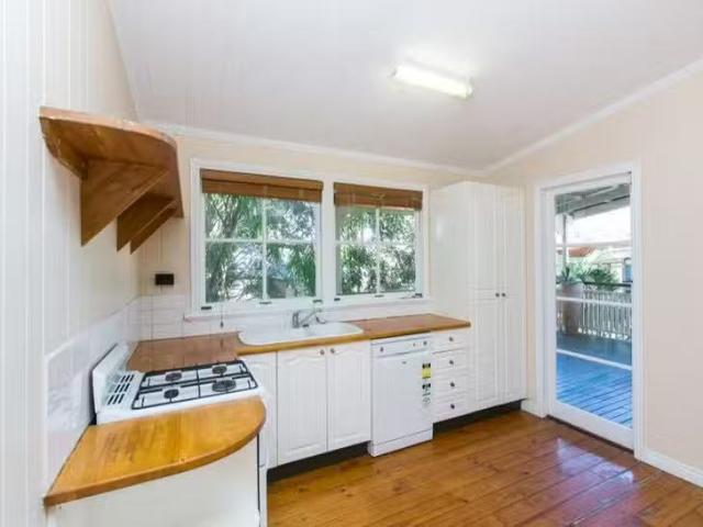 Cozy 70 Kennedy Terrace, Paddington, QLD 4064