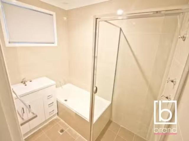 Charming 70 Manoa Road, HALEKULANI House for rent Listed by E.