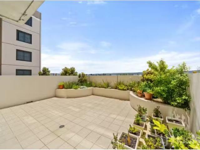 Cheap 7/15 Morisset Street, Queanbeyan Apartment for rent Lis.