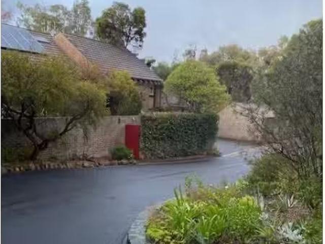 Unique 71/81 Crozier Circuit, Kambah Apartment for rent Liste.