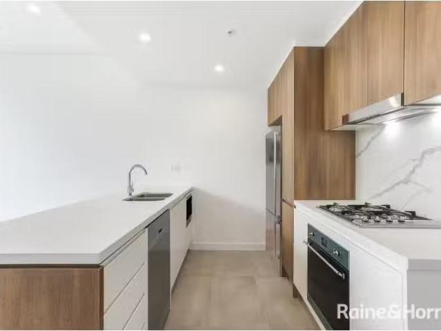 Charming 718/93 Regent Street, KOGARAH Apartment for rent Lis.
