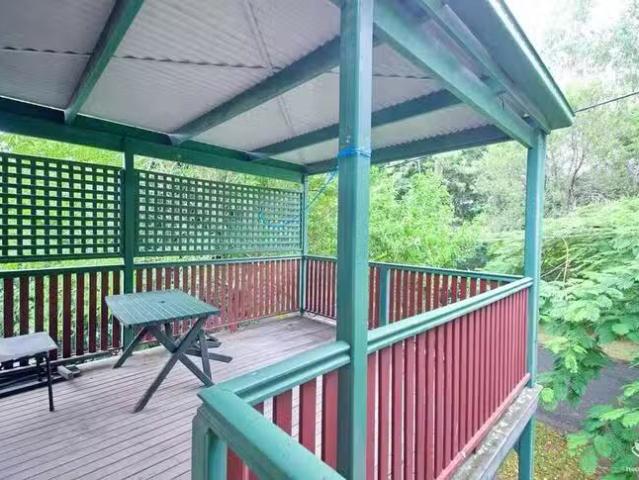 Deal! 72 Dell Road, St Lucia, QLD 4067