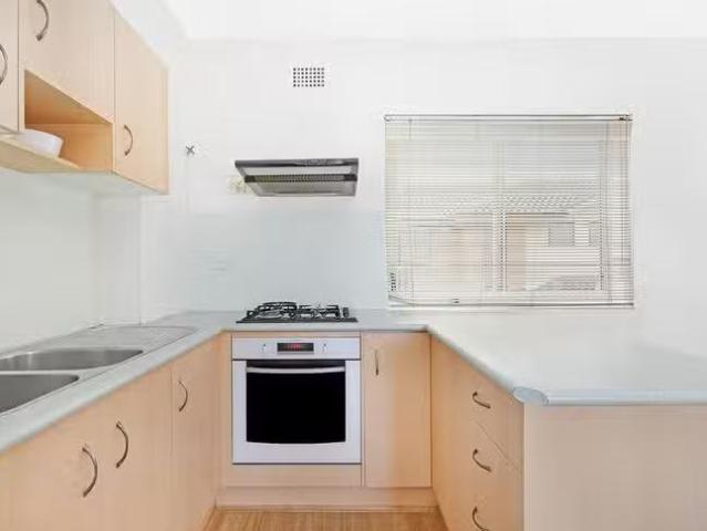 Just in! 7/30 Rowland Avenue, Wollongong, NSW 2500