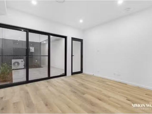 Charming 7/48 George Street, Tighes Hill Townhouse for rent L.