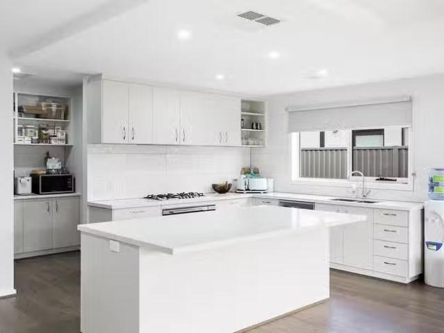 Nice 75 Chase Boulevard, Alfredton, VIC 3350