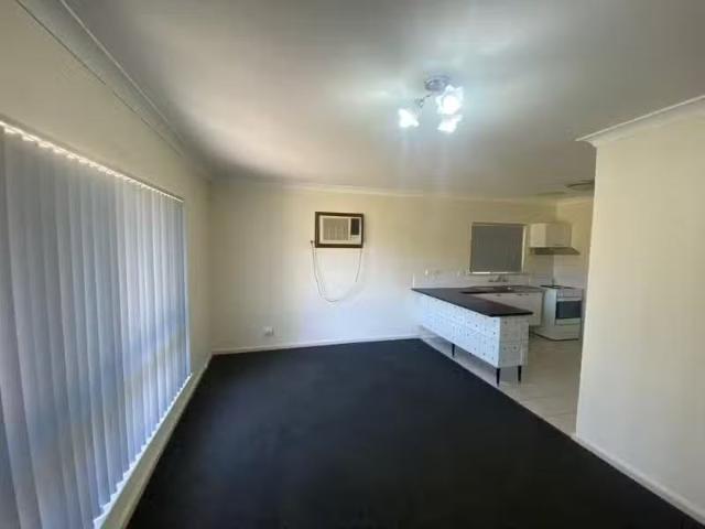 Nice 75 Victoria Parade, MIDVALE, WA 6056 House for Rent