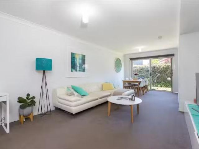 For Rent! 7/66 Carrington Street, Mayfield Townhouse for rent.