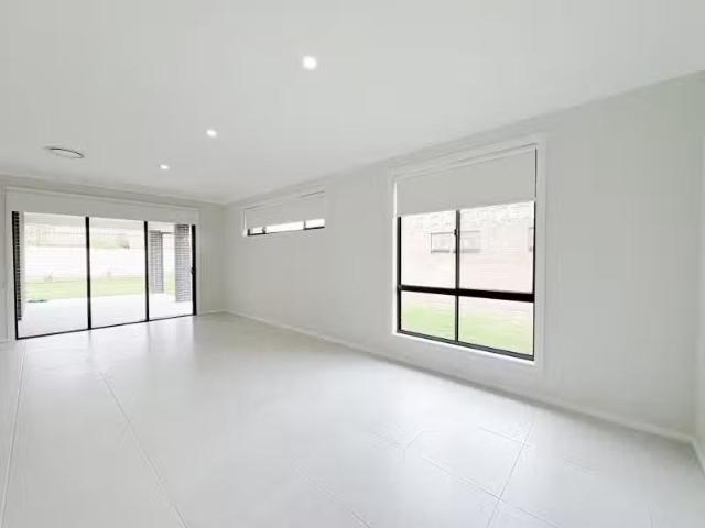 Nice 76 Wicklow Road, Chisholm House for rent Listed by Jessi.