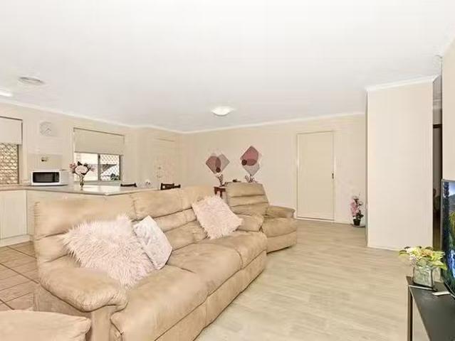 Cozy 7/74 Dalton Street, Kippa Ring, QLD 4021