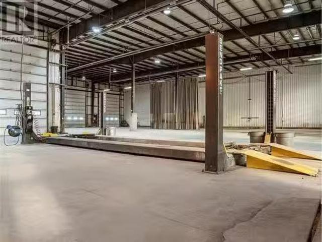 For Rent! 780 Hwy 2 Unit# 1, Dawson Creek, BC, V1G 4H7 comme.